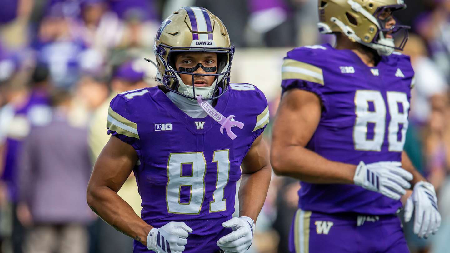 RoebuckCoach's tweet card. For a regularly scheduled media session, Dezmen Roebuck sat next to John Mills and this freshman pair couldn't have been more different as University of Washing