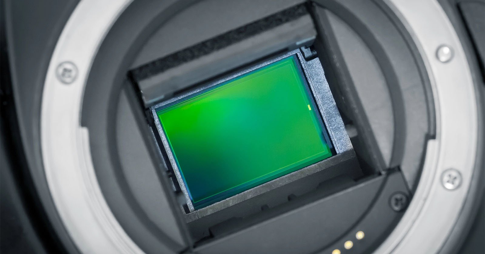 ITExpertsUK's tweet card. The significant image sensor developments of the last 60 years.