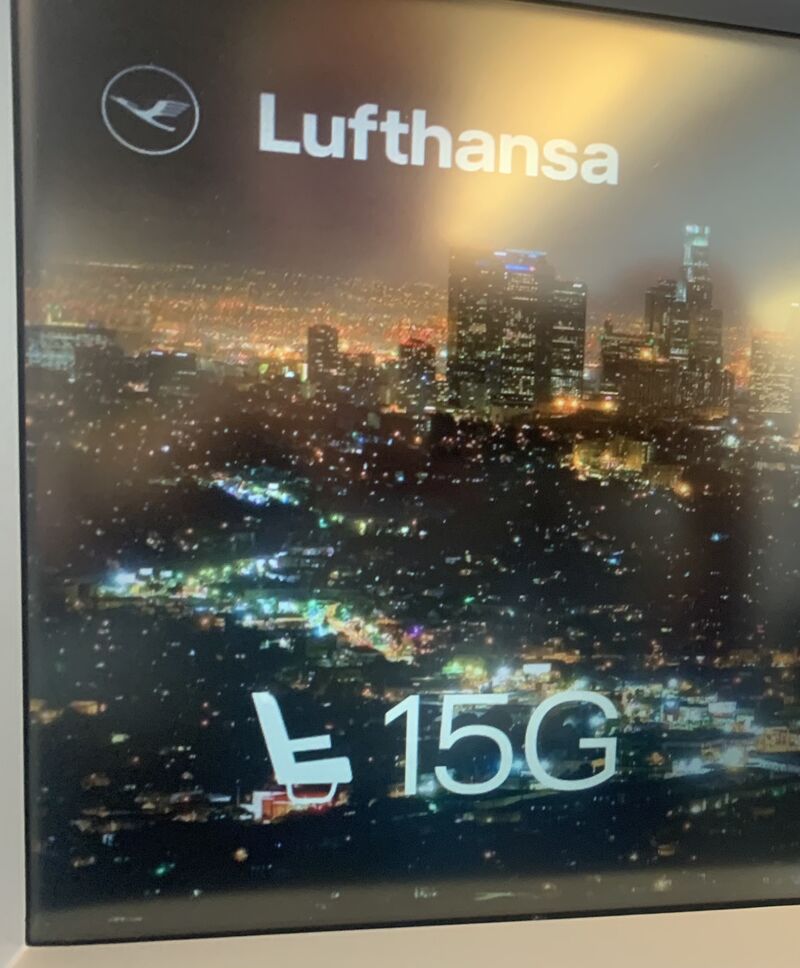 CMA_wld's tweet card. ✈️ 15G - bisher nur bei der Lufthansa 🎭 Eine Technologie für alles und auch noch sicher - definitiv nur im Theater . 🤔 Vorgestern in einem Meeting mit Fachleuten für Mission Critical Communication....
