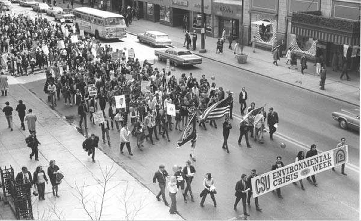 CeliaHack's tweet card. Cleveland students marched in support of the nation’s first Earth Day in 1970, and journalists and politicians advocated for policy change.