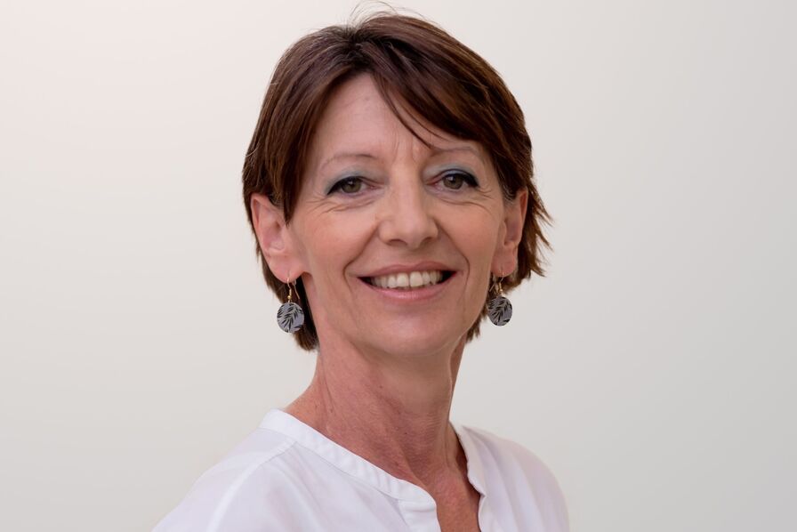 BiomimExpo's tweet card. As a founding member of Ceebios—France’s center of expertise in biomimicry—L'Oréal is systematizing bio-inspired approaches for the...-Formulation & Ingredients
