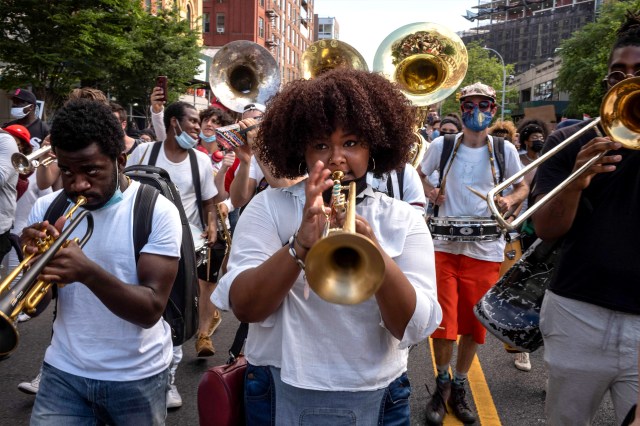 timeforkids's tweet card. On June 19, people across the United States celebrate Juneteenth. The holiday commemorates the end of slavery in the U.S., in 1865. Juneteenth is short for “June 19th.” It was on that day, in June...