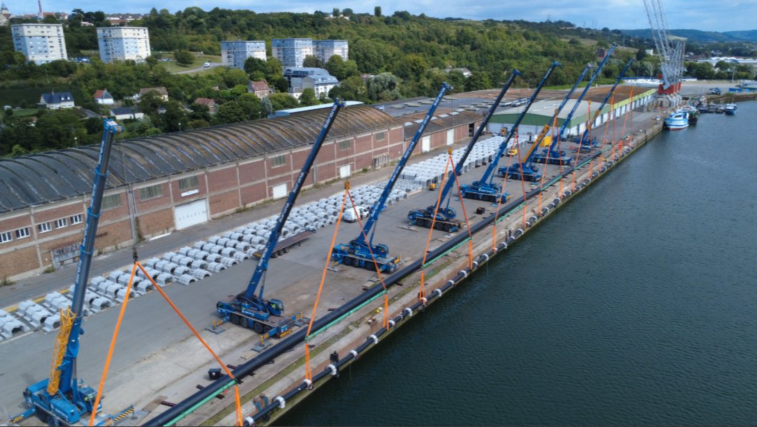 HeavyLift_News's tweet card. In August this year Sarens successfully delivered two extraordinary lifting operations at the Port of Dieppe in  in France as part of the EPR2 project, commissioned by HERBOSCH-KIERE. On August 1st,...