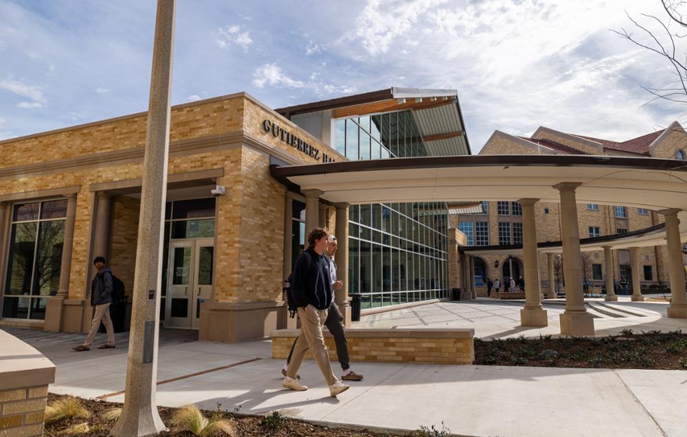 TCU_Giving's tweet card. With the opening of Hill Hall and Walsh Hall, residents will now have the ability to attend classes on the east side of campus within minutes, with a breakfast stop at Gutierrez Hall.