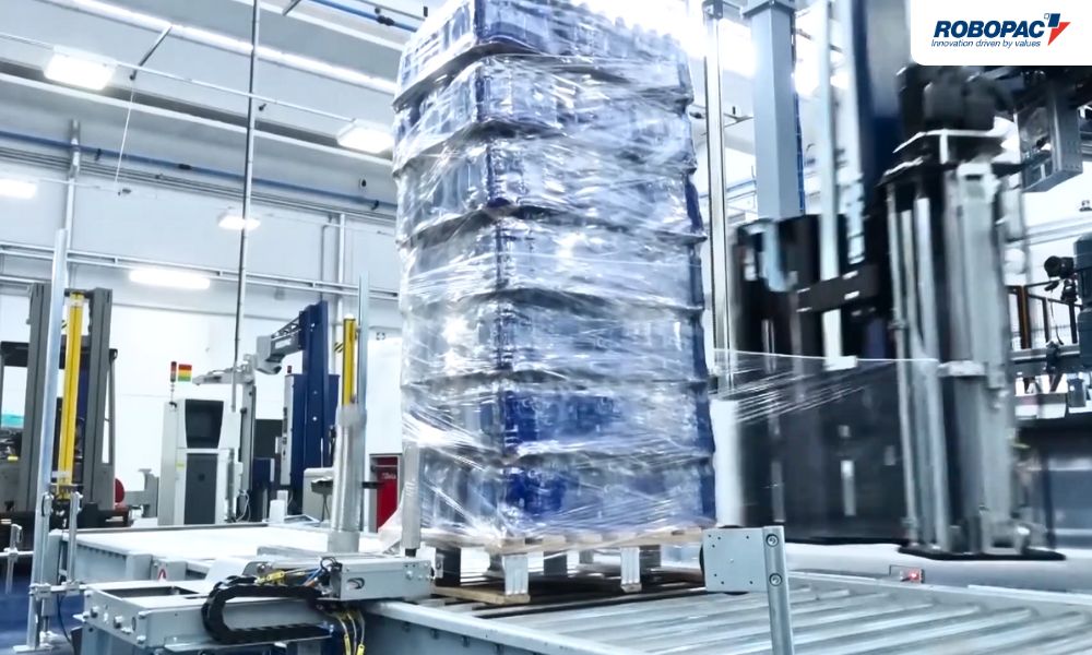 ROBOPACUSA's tweet card. Modern packaging operations demand efficiency, cost control, and product integrity. One solution is using automatic stretch wrappers, which streamline end-of-line packaging with consistent wrapping...