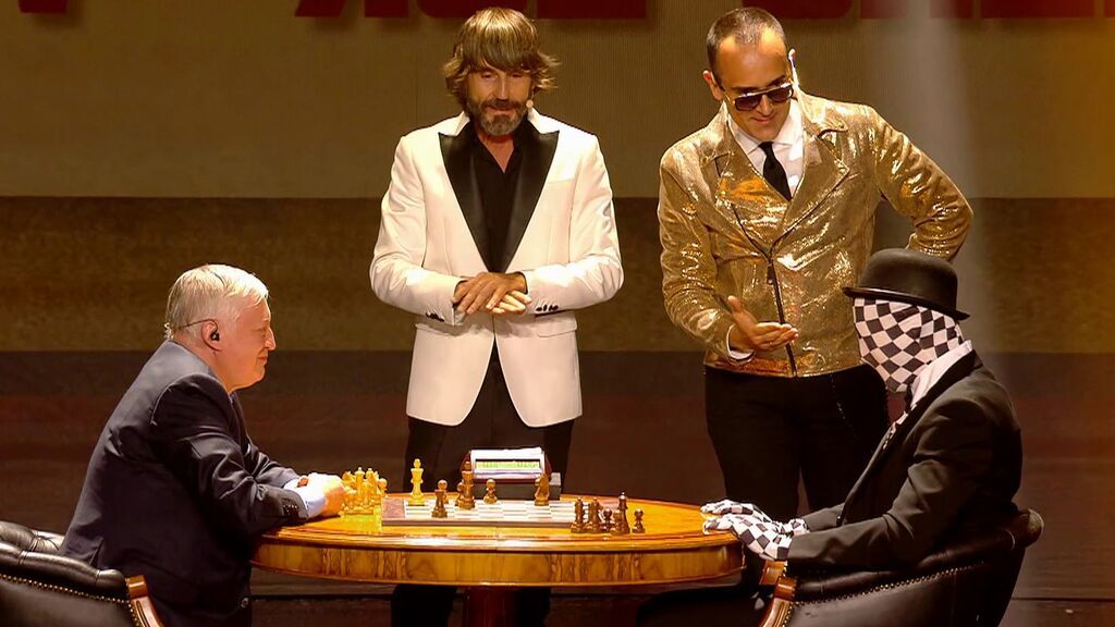 AjedrezEspectac's tweet card. Rey Enigma se ha enfrentado a un reto muy grande en esta gran final de ‘Got Talent 2021’. Iba a jugar una nueva partida de ajedrez contra Risto Meji