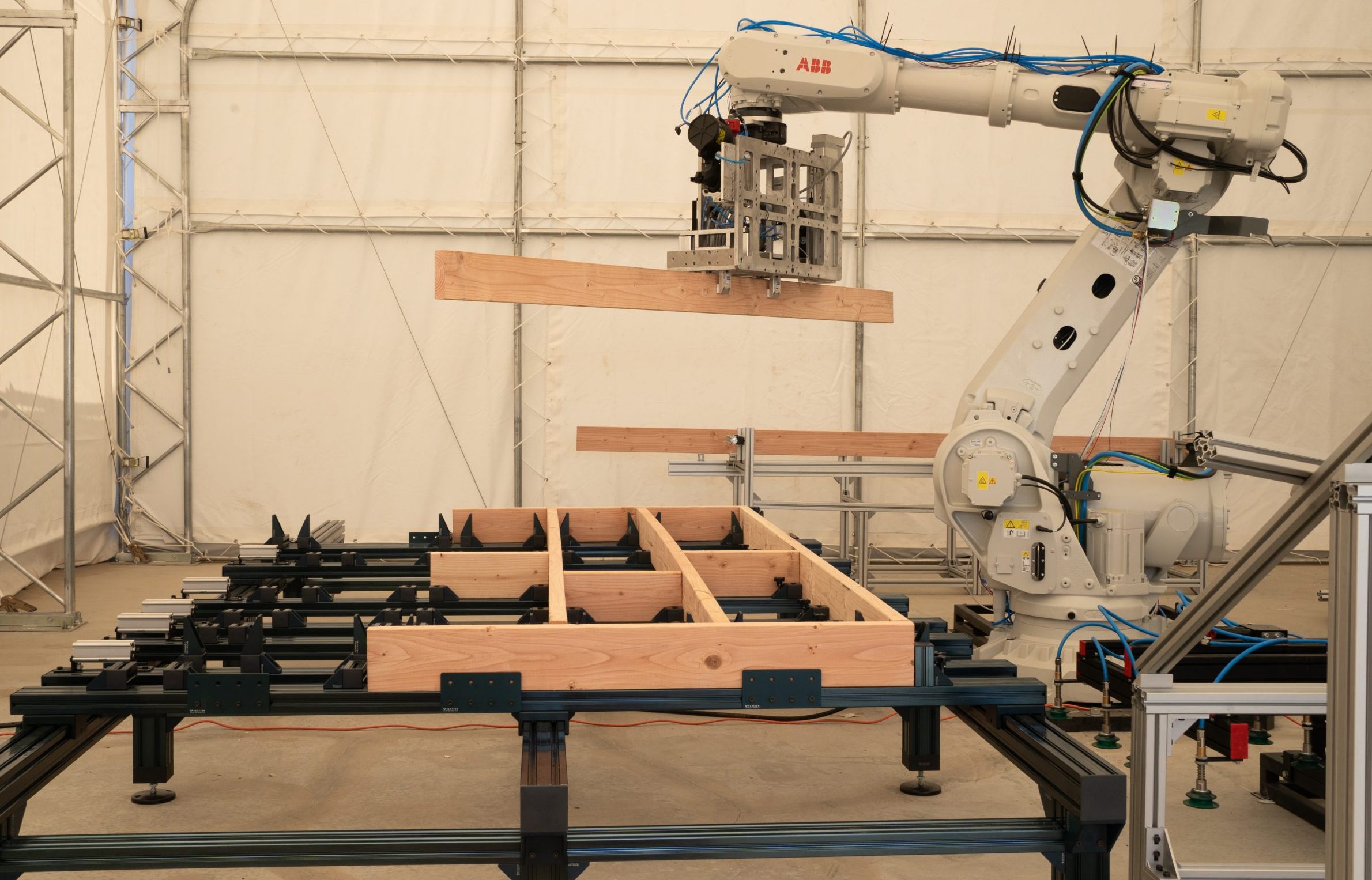 buildindigital's tweet card. A groundbreaking collaboration between ABB Robotics and Cosmic Buildings is bringing hope—and homes—back to fire-damaged communities