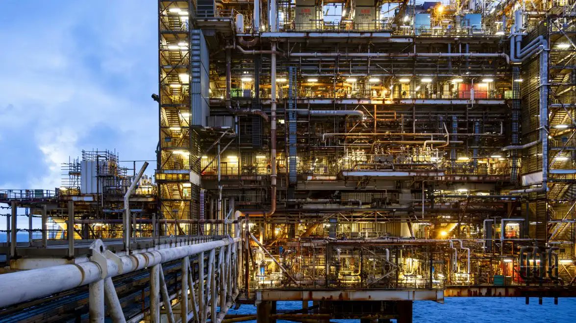 WorldOil's tweet card. bp has started up production from the Murlach field in the UK North Sea—its sixth major upstream project of 2025. The two-well subsea tieback adds about 15,000 boed in peak output to the ETAP hub,...