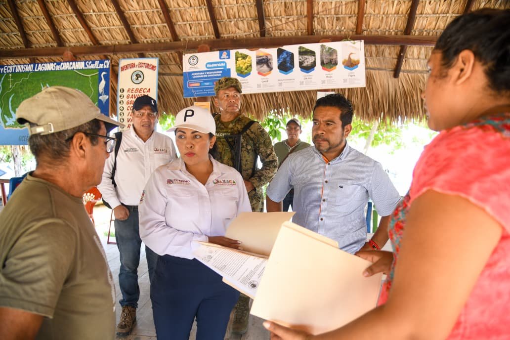 publimar1's tweet card. Gobierno de Oaxaca y Semar supervisaron la reactivación turística en Tututepec tras el huracán Erick, atendiendo a comunidades de la Costa ...