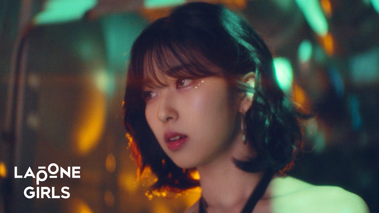 km_baum0's tweet card. IS:SUE (イッシュ) 'THE FLASH GIRL' Official MV