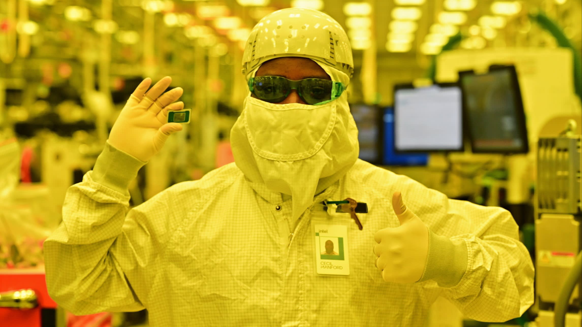 fttechnews's tweet card. Claims of a breakthrough at the chips company’s new Arizona facility will be tested by sceptical Big Tech customers