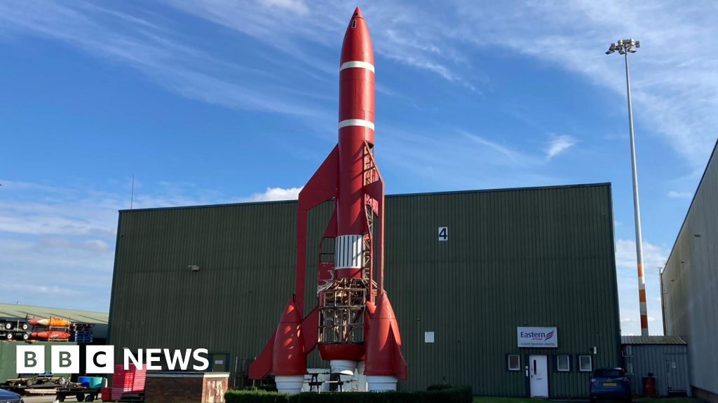 stevepullen2's tweet card. The Thunderbird 3 model is parked at Humberside Airport after it was bought several years ago.