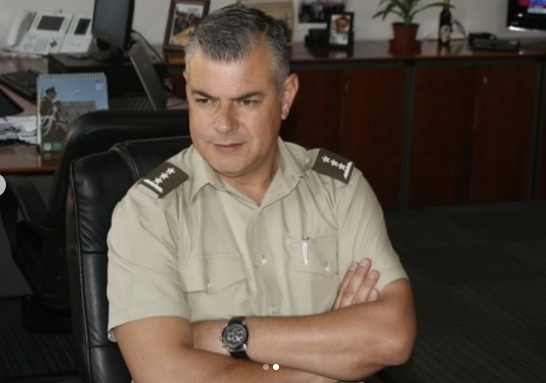 ContrapoderCH's tweet card. El Equipo de Investigación de Contrapoder revisó la Transparencia Activa de la Municipalidad de Santiago confirmando que el exoficial de Carabineros y director de Seguridad de la comuna, Arturo...