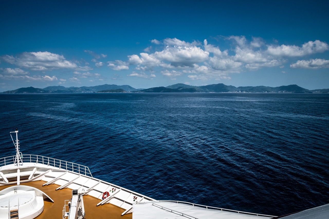 EspaciodeSingle's tweet card. Discover the best gay cruises in the Mediterranean for 2023. Explore popular options like Atlantis and Ambientravel, and learn tips for choosing the perfect LGBT+ cruise.