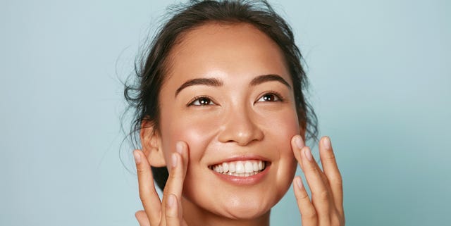 WomensHealthMag's tweet card. According to experts, Emface is the needle-free injectable alternative to know about.