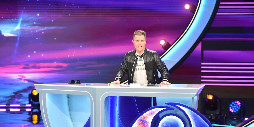 teleshowcom's tweet card. Santiago Del Moro y Telefe anunciaron la versión Generación Dorada del reality. Los requisitos para ser parte y las celebrities que quiere la producción
