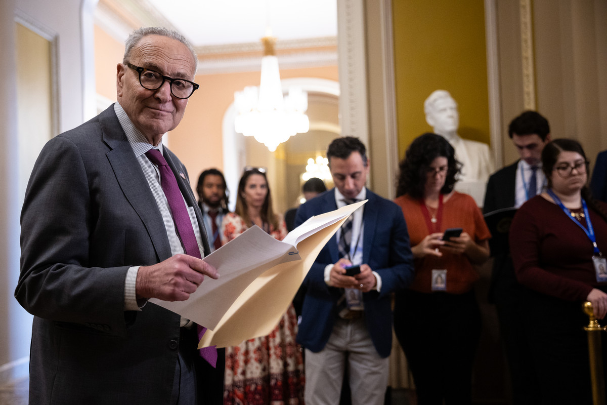 mikedebonis's tweet card. The guardedly positive reviews for the New Yorker’s leadership come as the shutdown fight enters a politically perilous new phase.