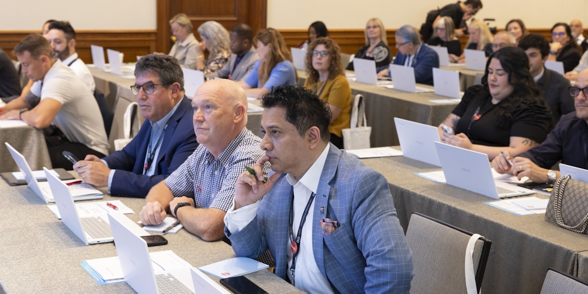 manup4's tweet card. Discover how the U.S. Chamber, U.S. Chamber Foundation & Google are helping 40,000 small businesses harness AI for efficiency through the Small Business B(AI)sics program.