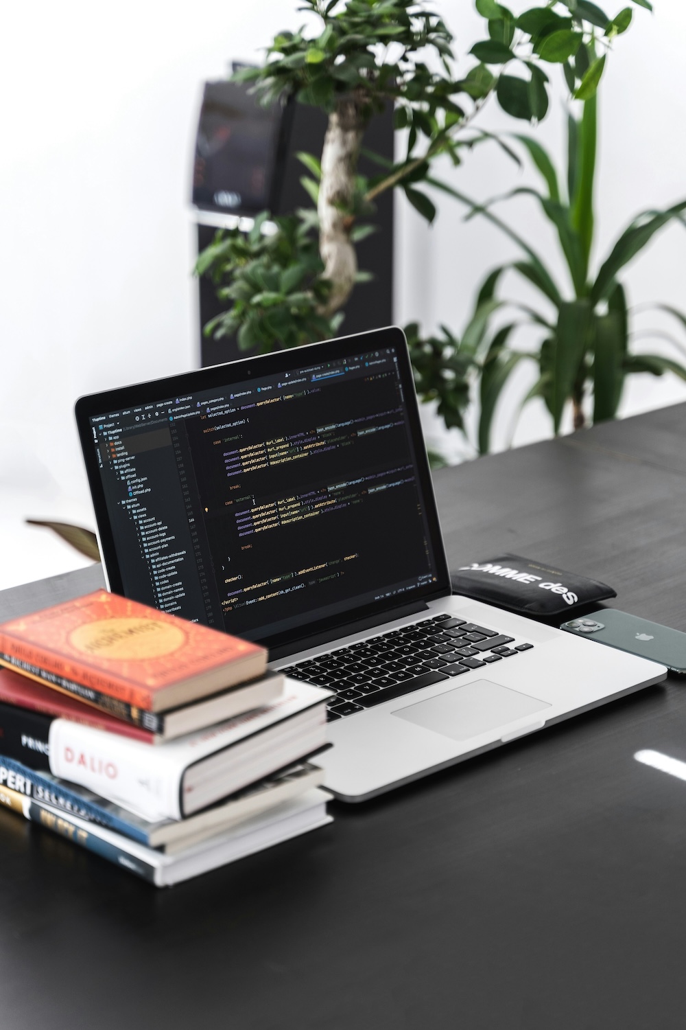 Tech_Elevator's tweet card. Article: React and Angular: Exploring In-Demand Frameworks | | Tech Elevator