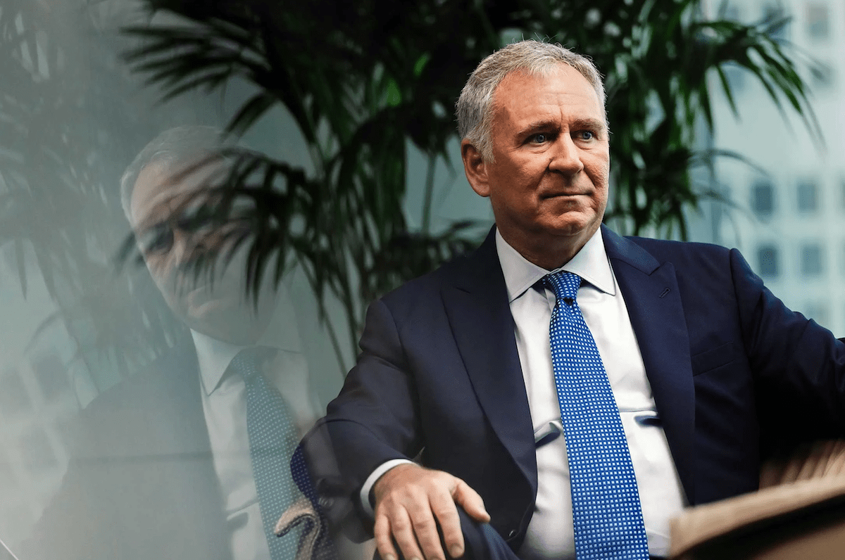 HewittNewton's tweet card. Investors are quietly hedging against U.S. sovereign risk as America’s debt, inflation, and political dysfunction fuel fears of a fiscal reckoning