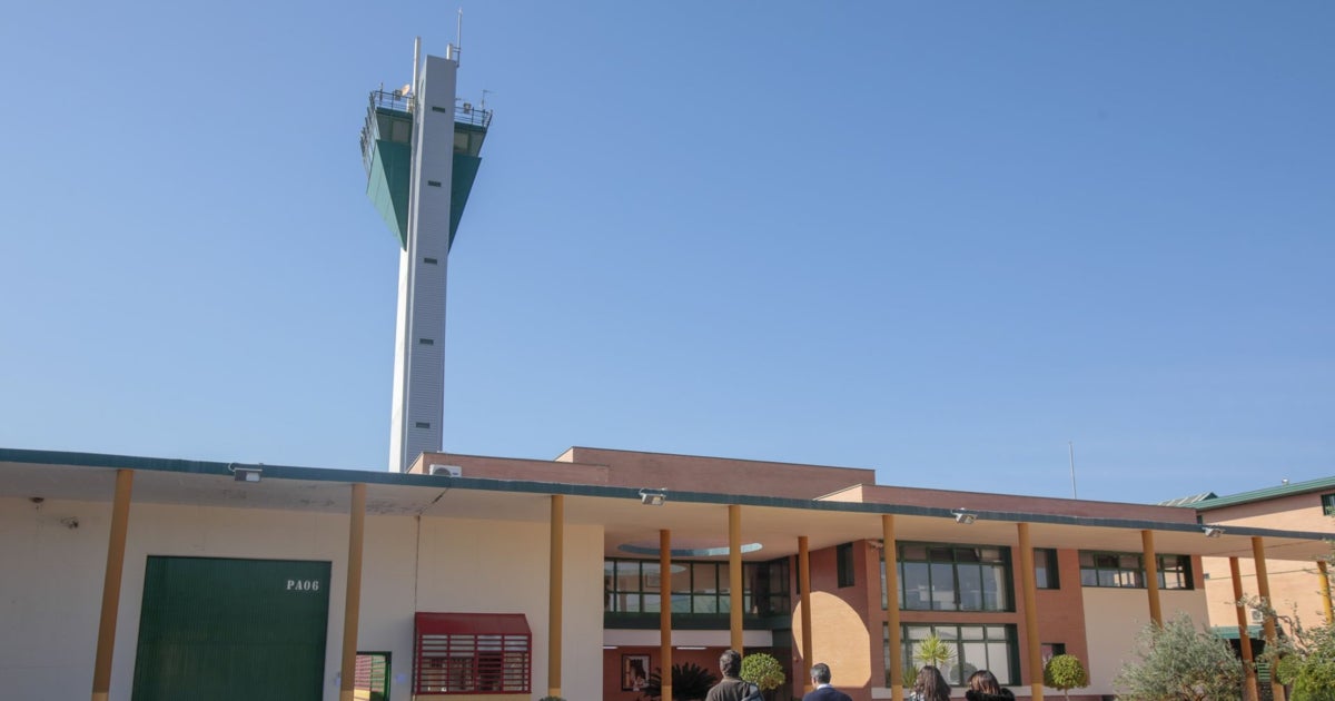 abcdesevilla's tweet card. Este responsable del centro penitenciario de Morón solicitó el pasado mes de junio su relevo en el cargo, petición que ha admitido Instituciones Penitenciarias