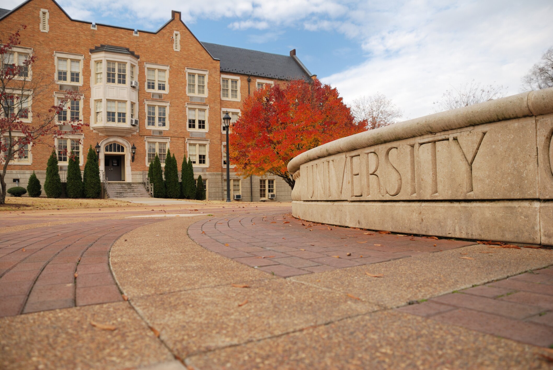 MrRBourne's tweet card. The Trump administration has proffered a “compact” to universities that would require them to surrender their independence and academic freedom. How many First Amendment violations can we identify in...