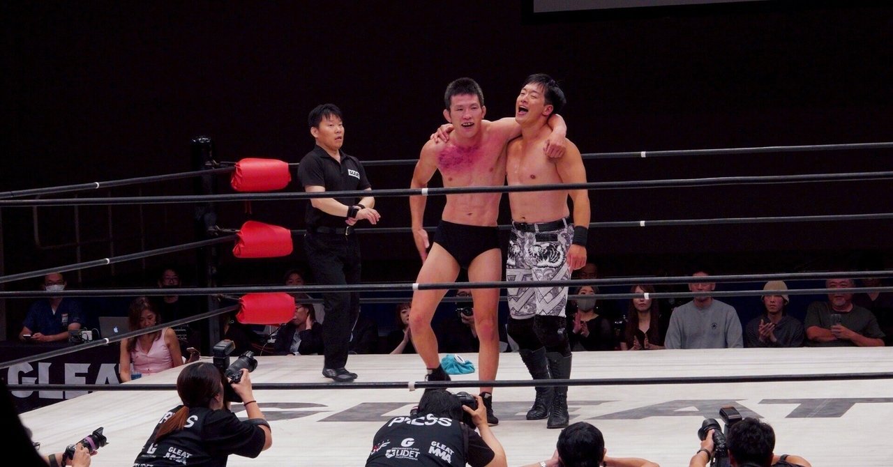 a_ok_i's tweet card. GLEAT後楽園大会 T-Hawk戦　全力で楽しんできました。 勝敗のある性質のもので第一声が「楽しんできました」というのもおかしな話にも思います。それでも最初に出てくる言葉が「楽しかった」のだから仕方がないです。プロレス独特の心地良い充実感と達成感があります。 胸の跡　数日はT-Hawkさんの余韻と過ごすことになる 誤解なきように付け加えると青木真也、T-Hawk共に徹底的に勝負に拘ったが...