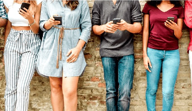 FranLacarcel's tweet card. Este estudio deja claro que para los millennials el smartphone se ha convertido en una herramienta indispensable a la hora de realizar sus compras online.