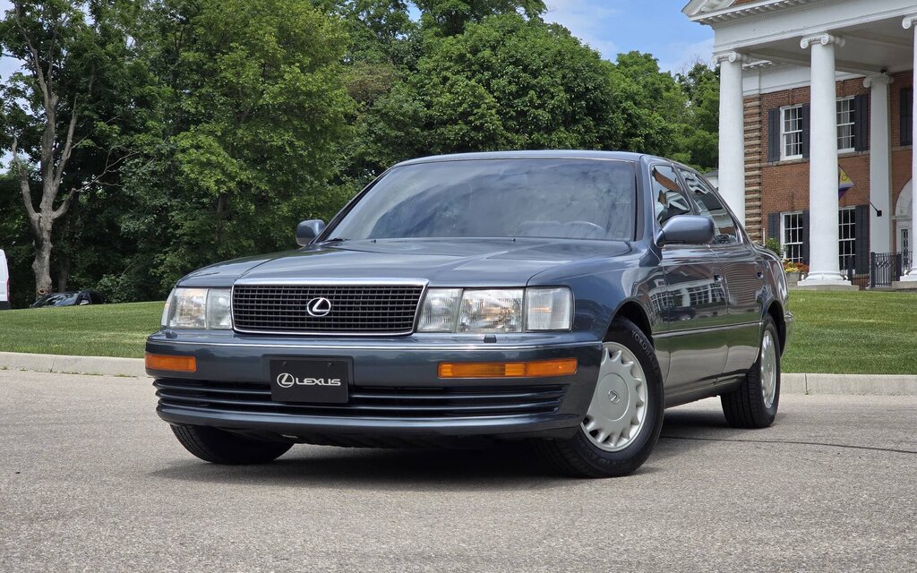 guideauto's tweet card. Il y a 35 ans, Lexus pénétrait le marché canadien avec ses berlines LS 400 et ES 250 avec l’ambition de s’emparer de précieuses parts de marché du créneau des voitures de luxe. Or, la « philosophie...