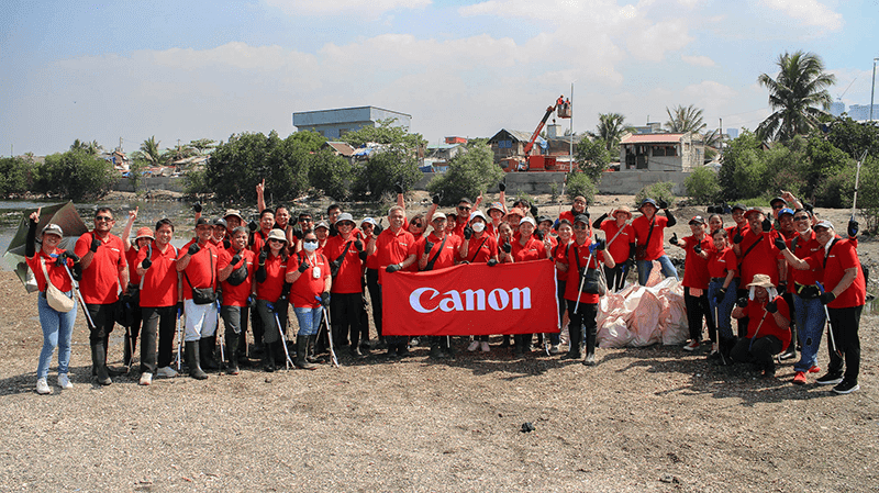 GIZGUIDEPH's tweet card. Around 50 volunteers from Canon joined the initiative. Photo from Canon Helping protect the environment Canon Marketing (Philippines), Inc. ...
