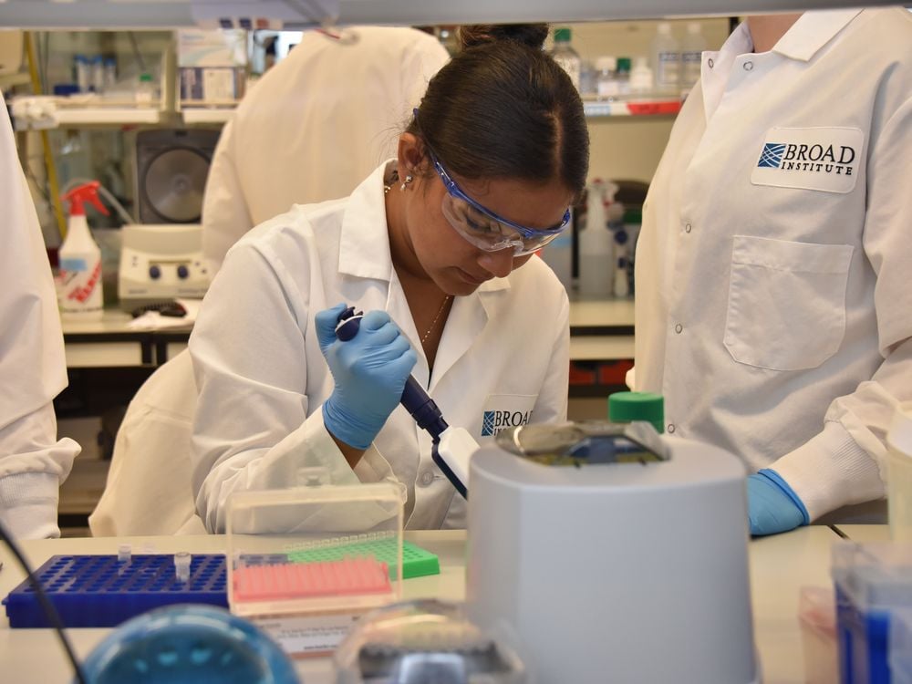 SmithsonianEdu's tweet card. Meet the college student who’s changing the world with innovative solutions and promoting the power of science, technology, engineering, and mathematics (STEM) for positive impact every chance she...