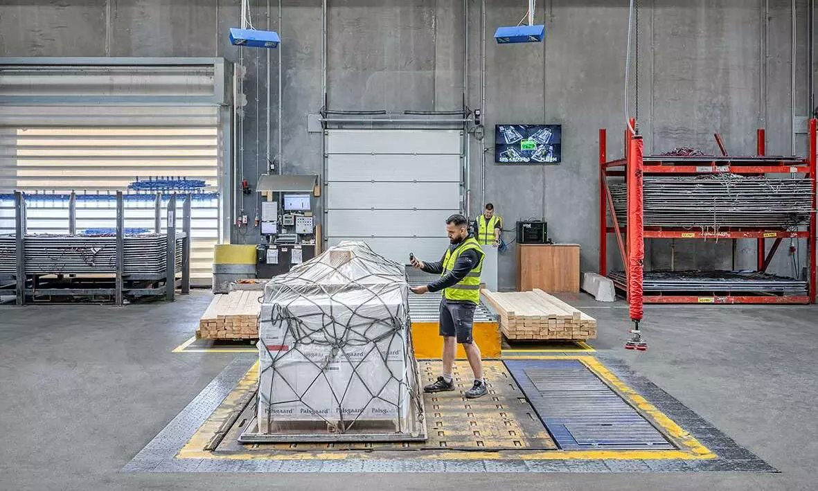 StatMediaNews's tweet card. WFS to deploy digital ULD measurement tech in major European hubs to enhance cargo safety, accuracy and efficiency.