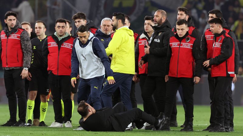 CNNFC's tweet card. Tensions boiled over in the aftermath of Fenerbahçe’s 2-1 loss to Galatasaray in the Turkish Cup quarterfinals on Wednesday, as manager José Mourinho clashed with his counterpart, Okan Buruk.
