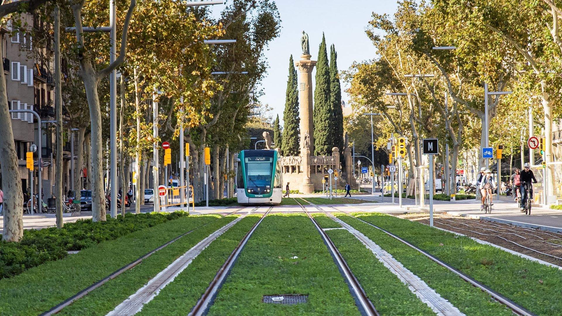 btvnoticies's tweet card. El govern de Jaume Collboni vol fraccionar en dues fases l'allargament de vies del tramvia fins a Francesc Macià: la primera fase, fins al passeig de Gràcia.