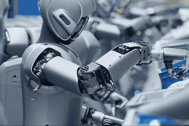 Mobisphere's tweet card. The U.S. and China are racing to build a truly useful humanoid worker. Whoever wins could gain an edge in countless labor-intensive industries.