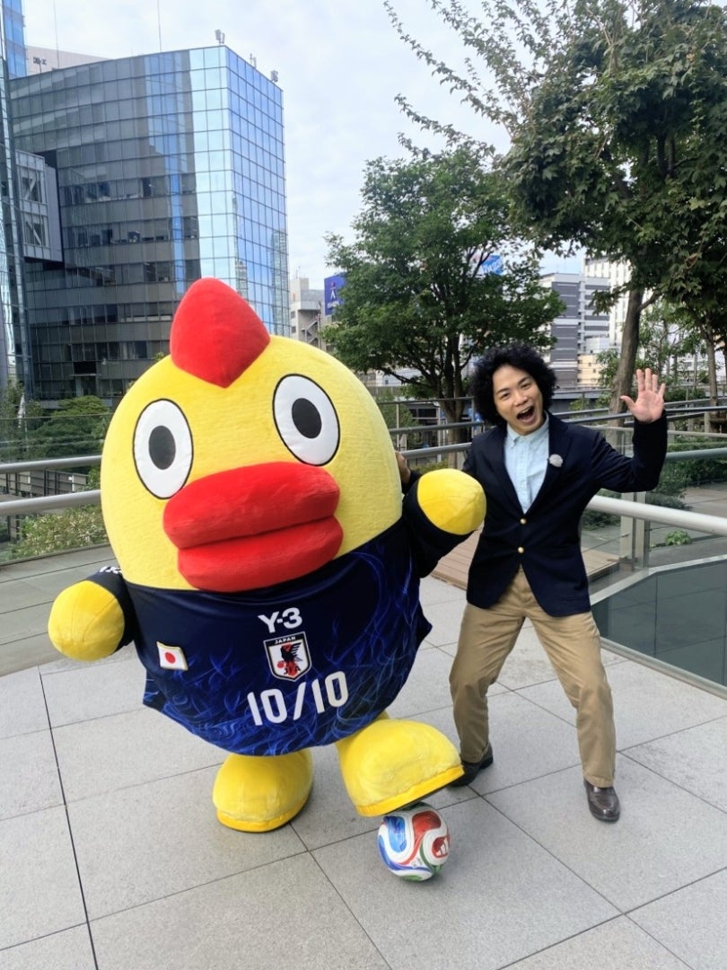 kubotenki's tweet card. 今日のてんきは台風22号が東へ離れ、西日本を中心に晴れた所が多くなりました。朝は各地で今シーズン1番の冷え込みとなりました。あすは台風23号が北上し、奄美や沖…