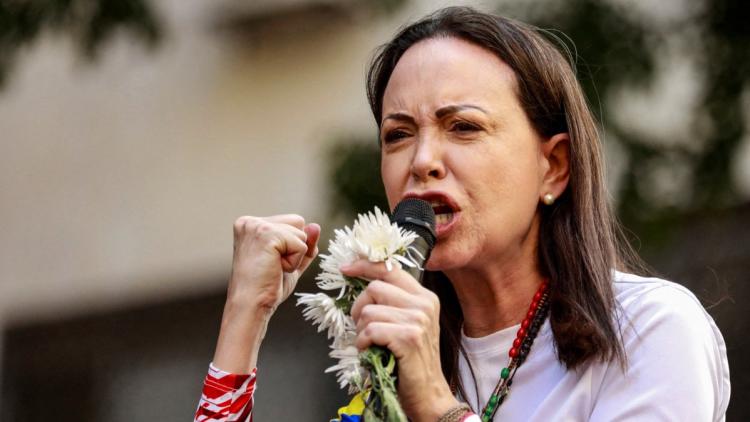 Ad_Vitam44_'s tweet card. Visage de la résistance face au président Nicolas Maduro au Vénézuela, l'opposante Maria Corina Machado s'est vue décerné le prix Nobel de la Paix, ce vendredi 10