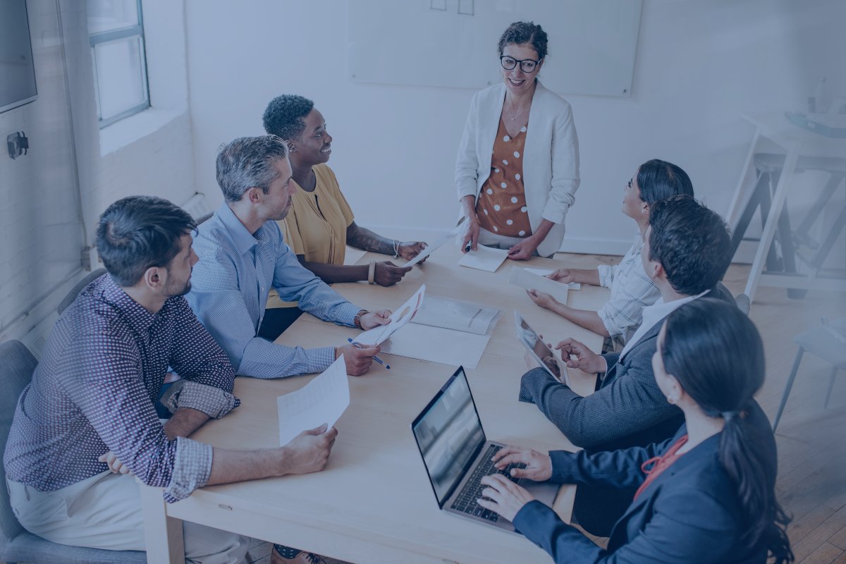 CSSCenter's tweet card. Discover key insights from the 6th Annual Media Sales Report on recruitment, new business development, and compensation trends in media sales departments.