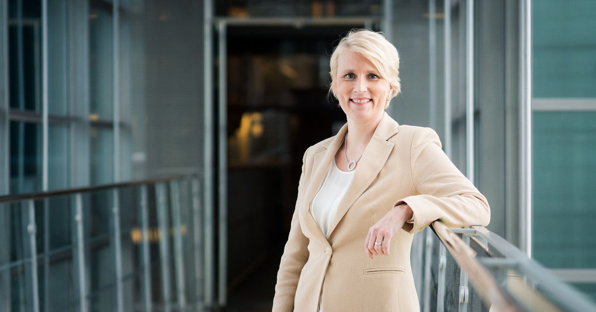 AntolaTuula's tweet card. Engblom on edennyt työurallaan ICT-alan vastuullisiin johtotehtäviin. Matkaa ovat siivittäneet aito innostus tekniikkaan, määrätietoisuus, jatkuva oppiminen sekä hyvä mentori.