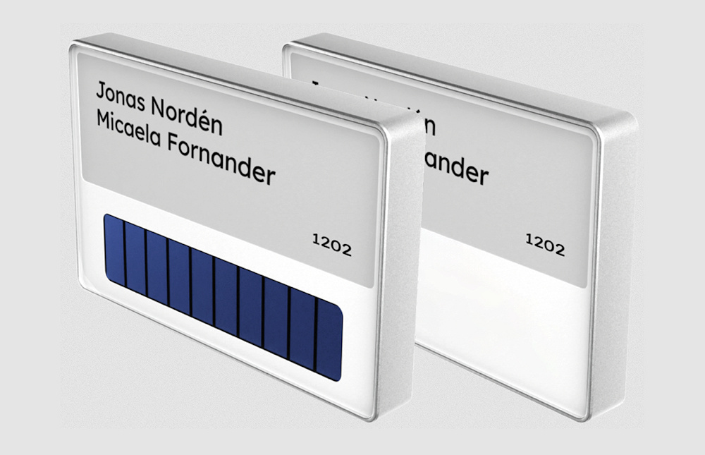 electronica_pic's tweet card. Dinbox lanza placas de identificación digitales sostenibles y sin mantenimiento que funcionan con luz