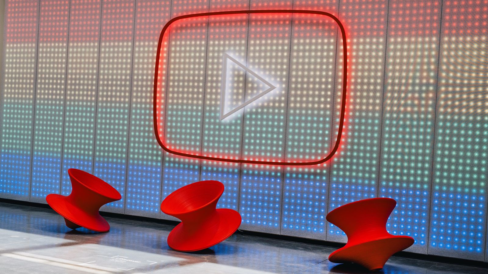 ExpressTechie's tweet card. The Google-owned platform is rolling out an AI-powered system that will automatically display the product tag at the moment the creator mentions it in the video.