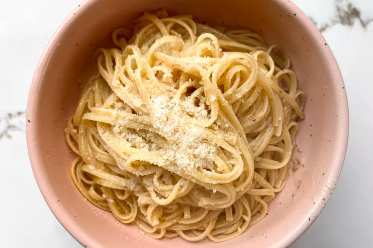 FergusonFrannie's tweet card. it's possible to eat on a budget with these #simplerecipes that will keep #dinner easy.