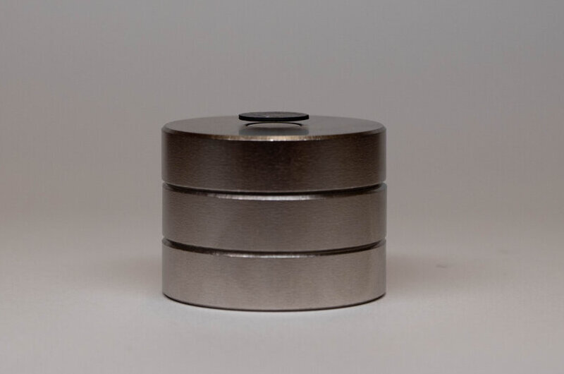 physorg_com's tweet card. With a clever design, researchers have solved eddy-current damping in macroscopic levitating systems, paving the way for a wide range of sensing technologies.