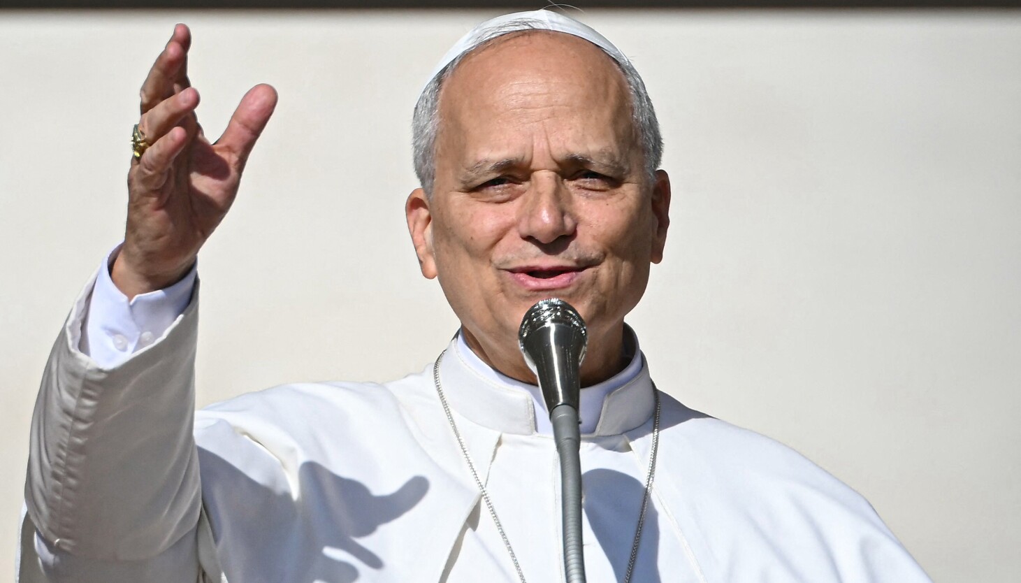Suntimes's tweet card. Pope Leo XIV urged labor union leaders from Chicago to advocate for immigrants as the national immigration crackdown continues.