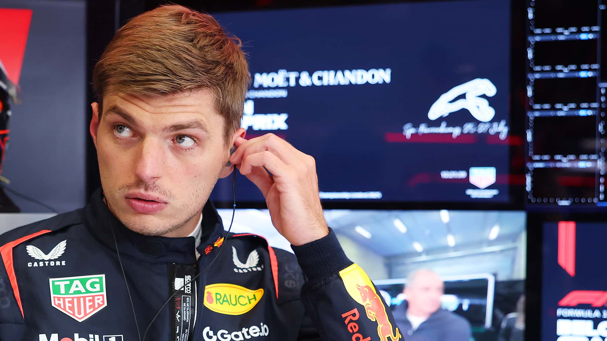 tgruener's tweet card. Max Verstappen verweigert weiterhin jede Aussage, wo er in Zukunft fährt. Doch mittlerweile scheint sicher, dass der Weltmeister 2026 bei Red Bull bleibt. Danach stehen ihm aber alle Türen offen.