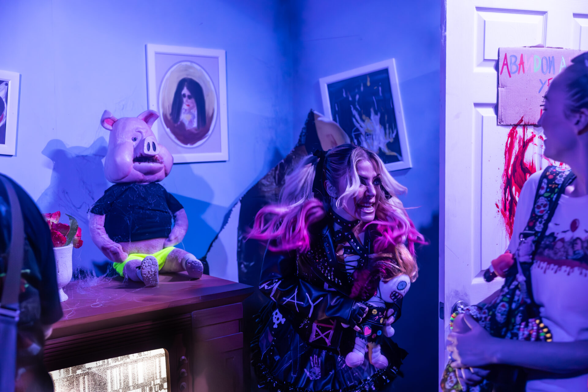thrillgeek's tweet card. Guests at Universal Orlando’s Halloween Horror Nights got a surprise this week when WWE Superstar Alexa Bliss, known to fans as “The Wicked Witch of WWE,”