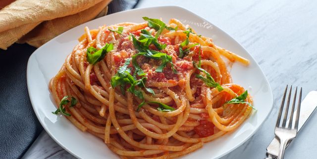 Delish's tweet card. Choosing the right carb is important for race day success.