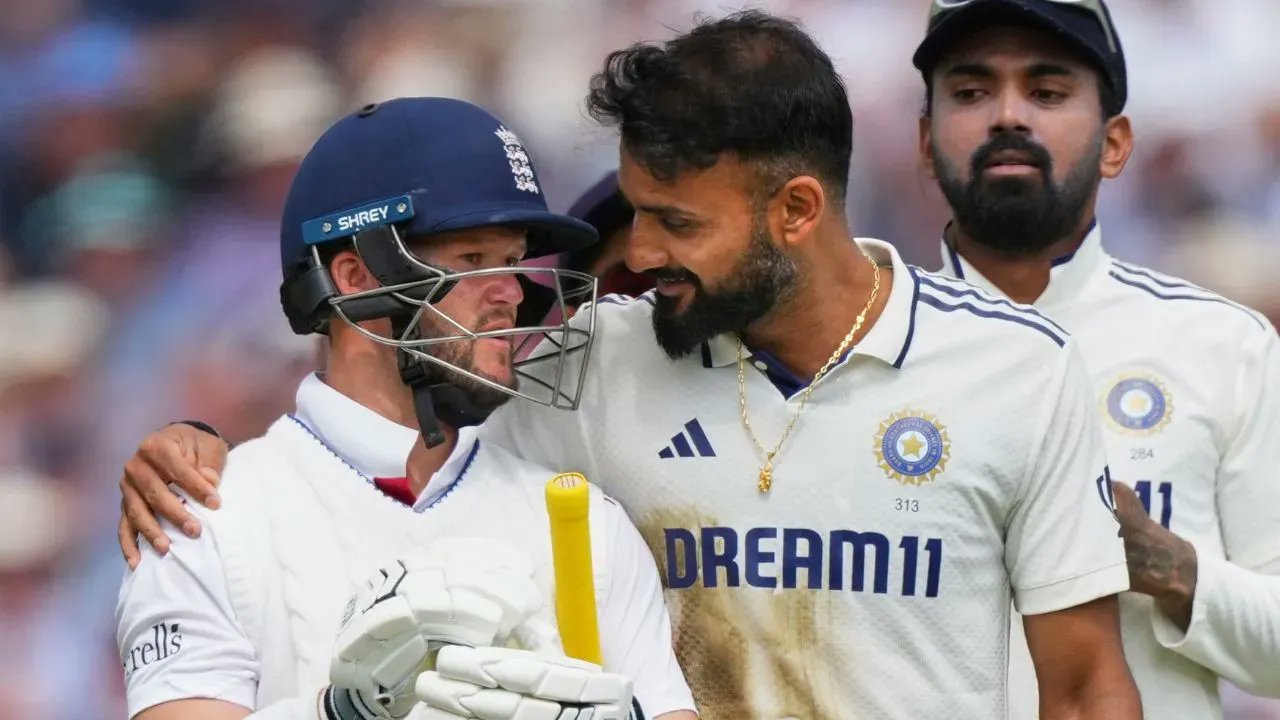 LallantopSports's tweet card. रोमांचक Oval Test के दौरान Akash Deep और Ben Duckett के बीच क्या बातें हुई थीं, इसका खुलासा खुद आकाश दीप ने कर दिया है. ये वही मुकाबला था, जिसे जीतकर टीम इंडिया ने Anderson-Tendulkar Trophy को ड्रॉ...