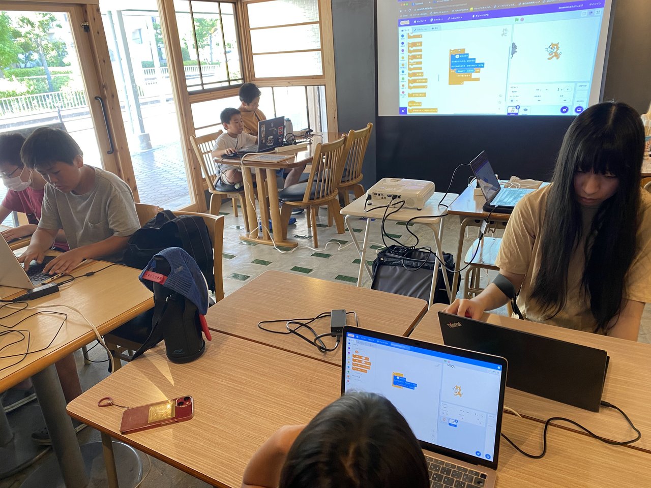 CoderDojo_Sakai's tweet card. # 会場は城山台の泉北BASEです。 今月は南区城山台センターにある泉北BASEで開催します。 最寄駅は泉北高速鉄道 光明池駅です。 泉北BASEについてはこちらをご覧ください。 https://senbokubase.shijuku-fs.org/ https://www.facebook.com/senbokubase # CoderDojo泉北和泉について 2017年、CoderDoj...