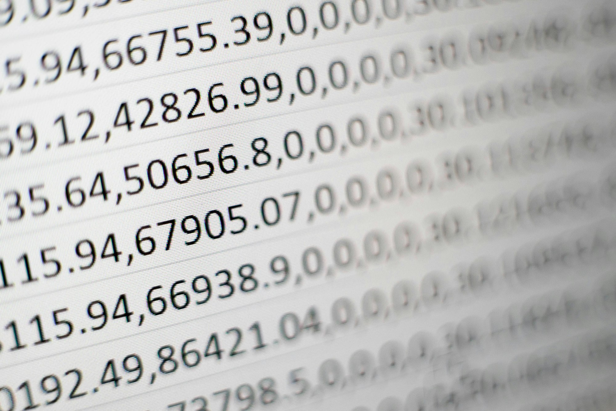 JuliaForDataSci's tweet card. In this post we'll analyze larger-than-memory CSV files.
